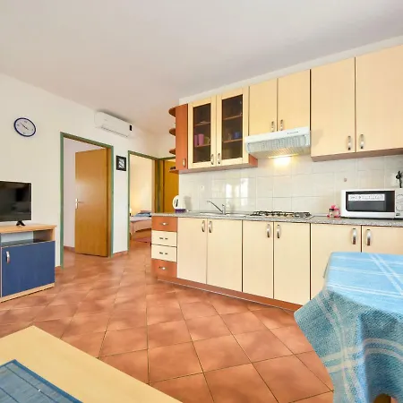 Apartment Helena.1 *